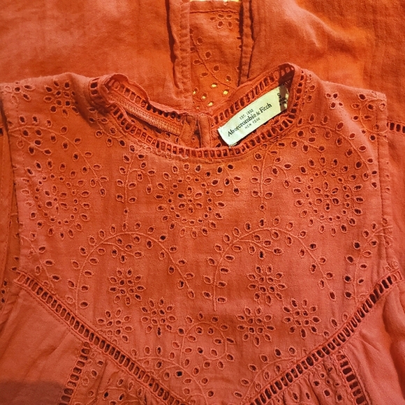Abercrombie & Fitch Mock Neck Eyelet Cutout Top, Size S - Picture 3 of 4
